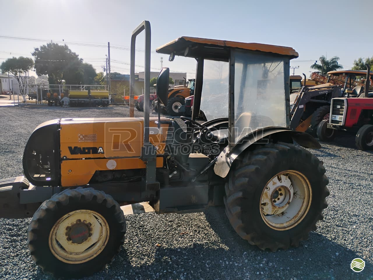 TRATOR VALTRA VALTRA BF 75 Tração 4x4 Regional Tratores - Valtra PATROCINIO MINAS GERAIS MG